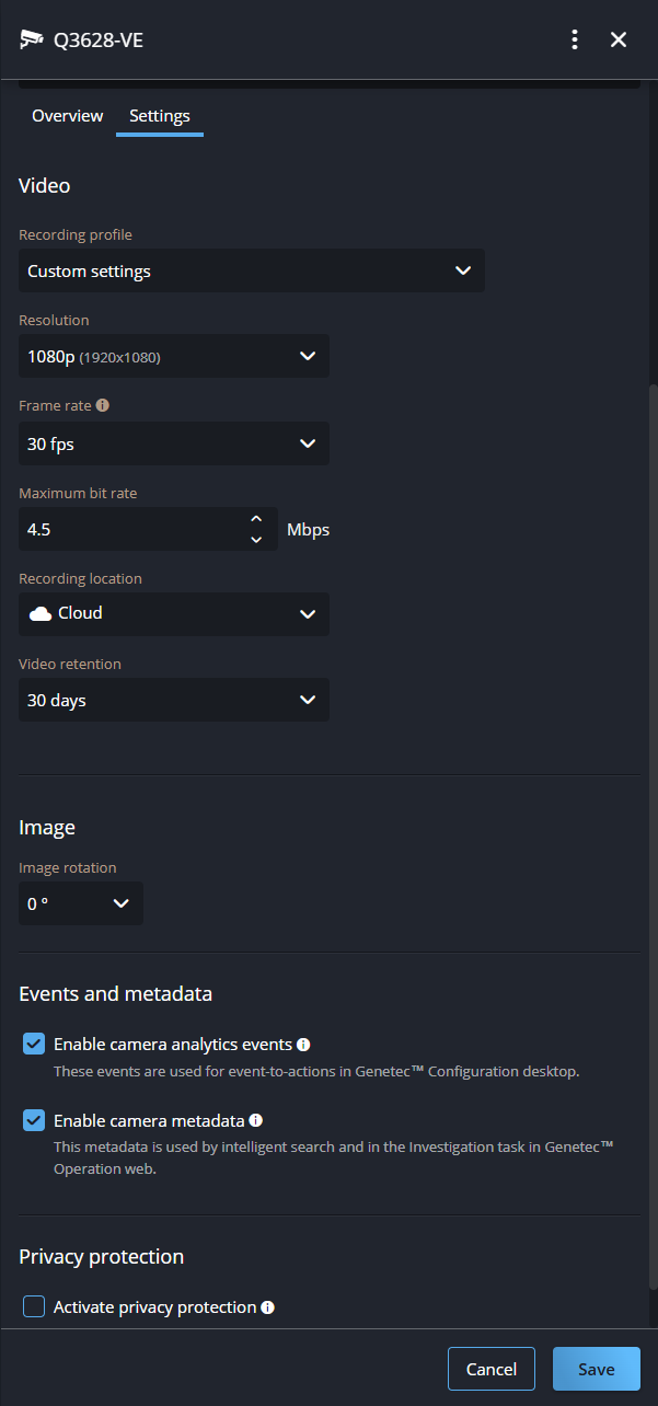 Registerkarte „Kameraeinstellungen“ in Security Center SaaS, die die Konfiguration mit benutzerdefinierten Einstellungen zeigt.