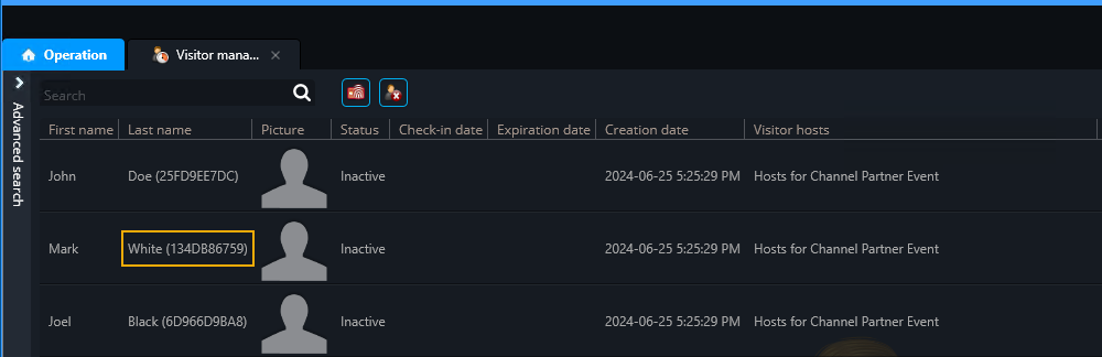 Tâche Gestion des visiteurs dans Genetec Operation, affichant le champ Nom sans code d’inscription.