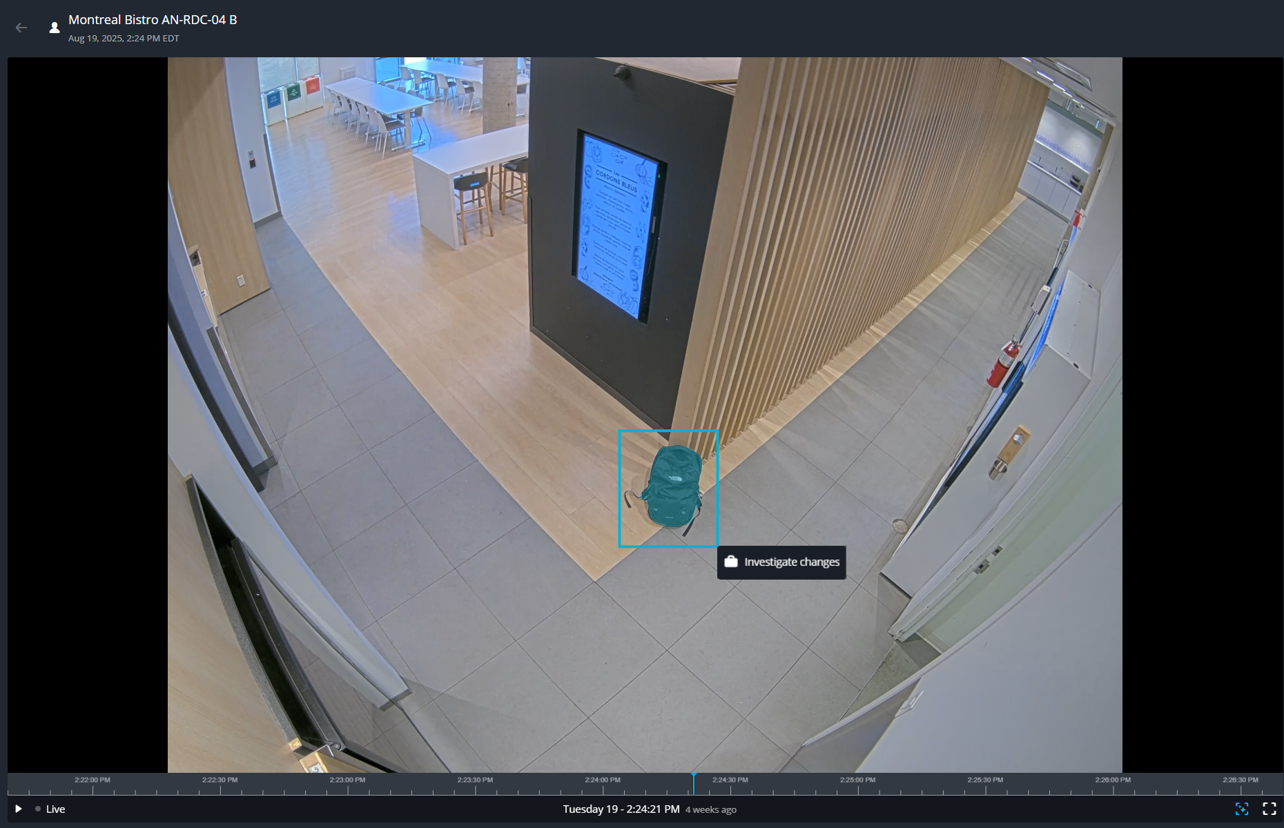 Intelligent-searchvideospeler in Genetec Operation die een geselecteerd object toont voor onderzoek.